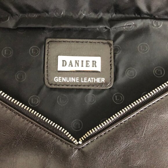 Danier Sleek Design Front Zip Leather Clutch Bag Chocolate Brown Sz OS NWT - Picture 4 of 9